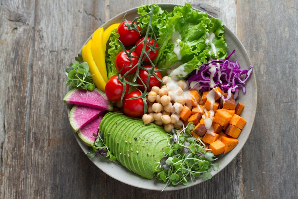 Fresh vegetables and fiber-rich foods that feed a healthy gut