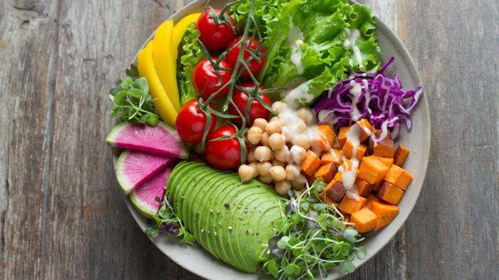 Fresh vegetables and fiber-rich foods that feed a healthy gut